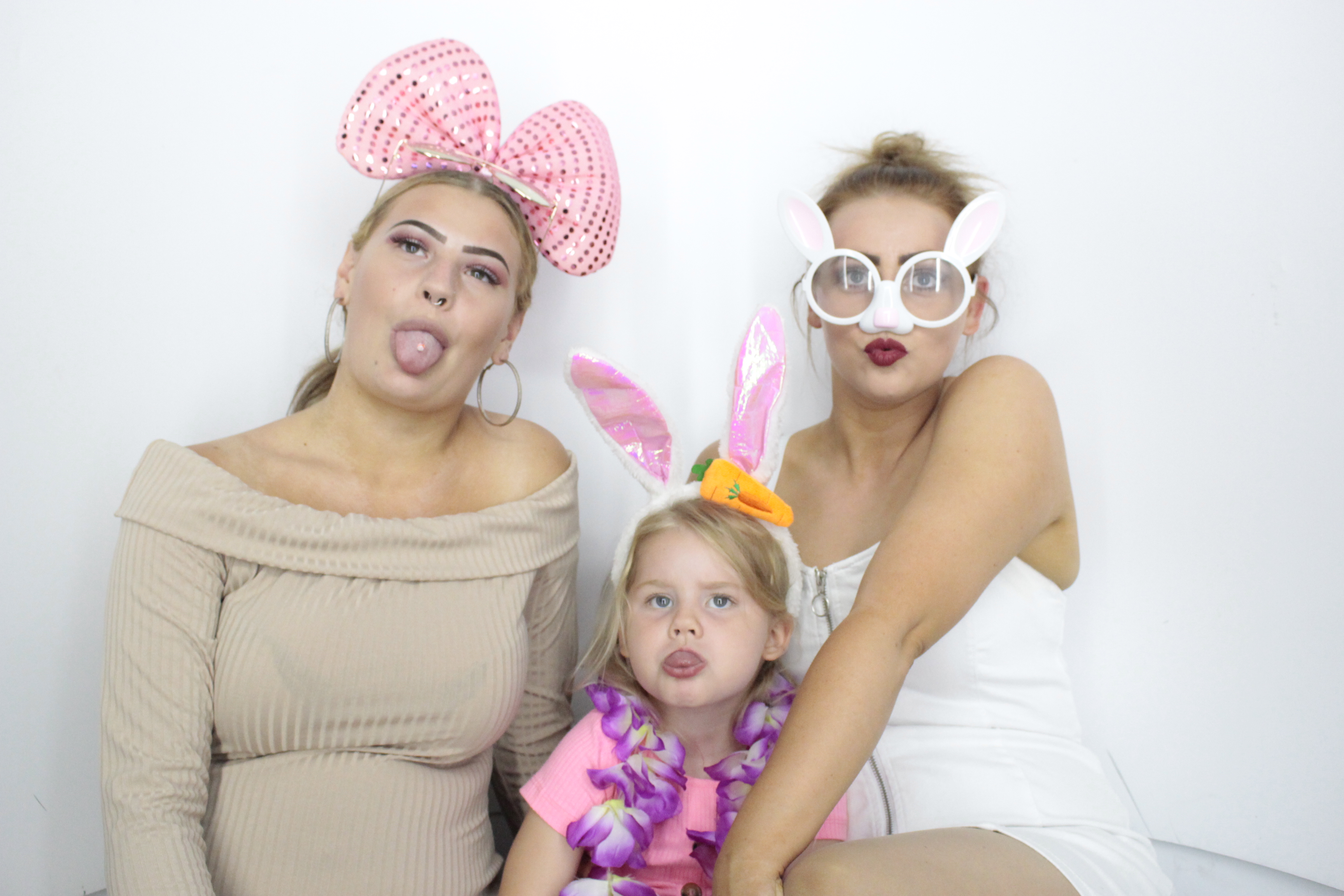 Kerry's 30th Birthday | View more photos from the event at gallery.myphotoboothexperience.co.uk/u/MyPhotoBoothExperienceLtd/Kerrys-30th-Birthday
